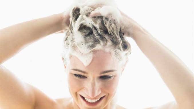 lavarsi-i-capelli-senza-shampoo non lavarsi