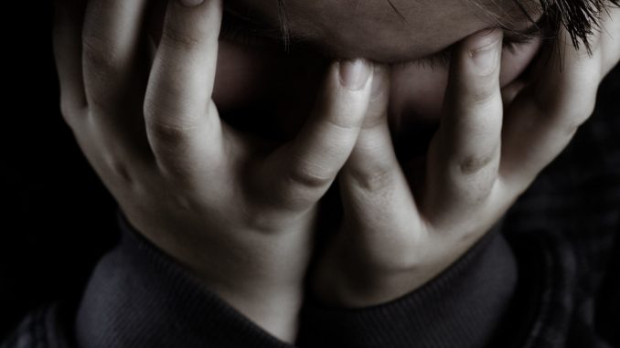 Orrore a Bari, 12enne pluri violentata da minorenni e ricattata con video Orrore a Bari, 12enne pluri violentata da minorenni e ricattata con video