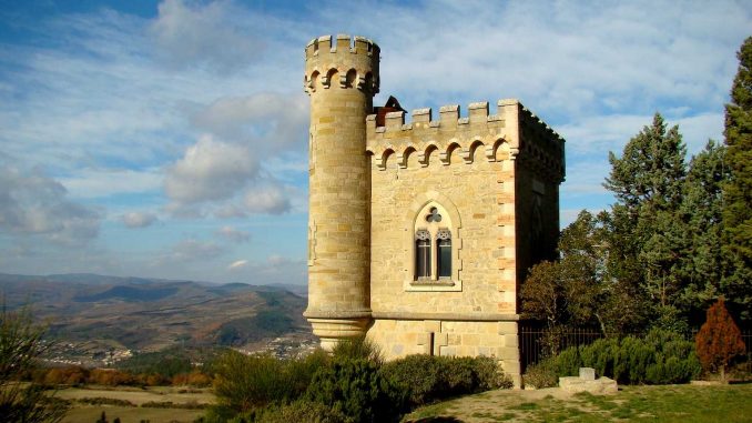 Rennes-le-Chateau: il mistero del tesoro dei Templari e il miracolo delle mele blu Rennes-le-Chateau: il mistero del tesoro dei Templari e il miracolo delle mele blu
