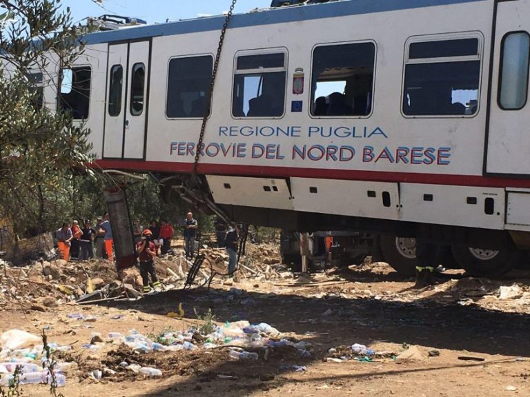 Puglia, scontro tra treni: ripresa la circolazione Puglia