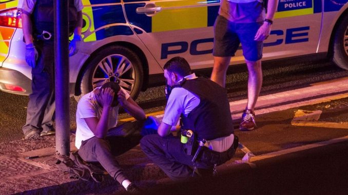 Londra senza pace: un furgone sulla folla di musulmani