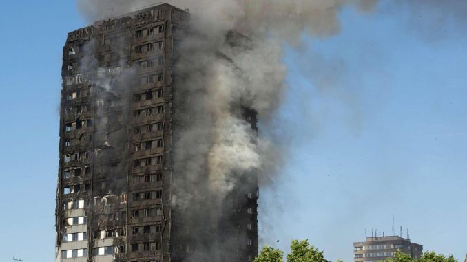 londra_incendio_palazzo londra_incendio_palazzo