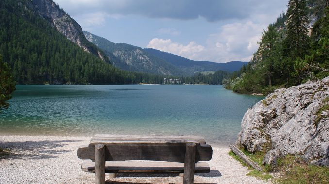 Lago di Braies: un'escursione tra le Dolomiti Braies