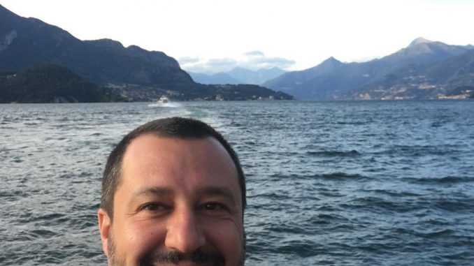 L'ultimo bacio della Isoardi a Matteo Salvini prima del tradimento? L'ultimo bacio della Isoardi a Matteo Salvini prima del tradimento?