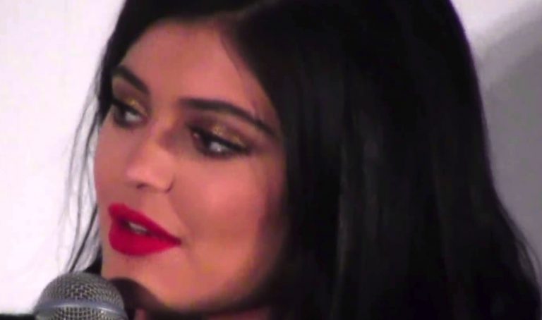 Kylie_Jenner_headshot