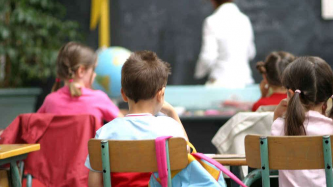 Roma, botte e violenze sui bambini : arrestata maestra elementare Roma, botte e violenze sui bambini : arrestata maestra elementare