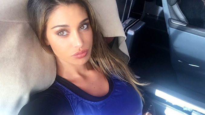 Belen ed il selfie quasi perfetto: ecco perché Belen