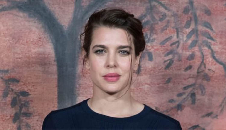 Charlotte Casiraghi ed il suo vestito sbagliato per un matrimonio