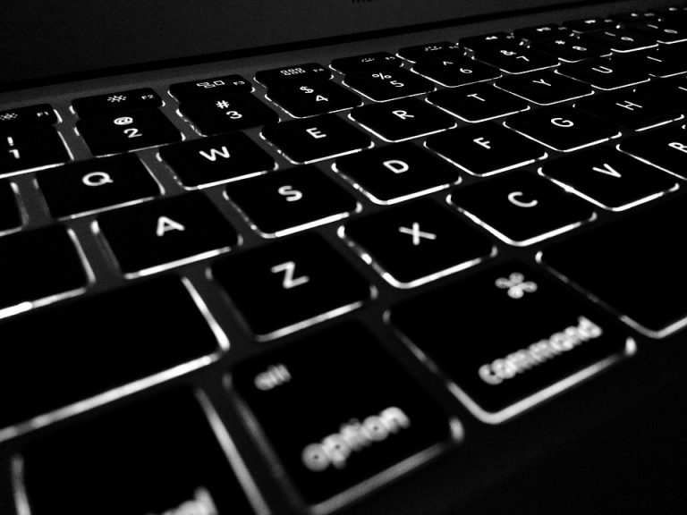computer-1869236_960_720