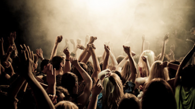 Milano, concerti San Siro: corsa ai biglietti gratis per politici e assessori concerti