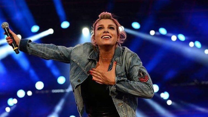 Emma Marrone e Giuliano Sangiorgi: nuova coppia dell'estate? Emma Marrone