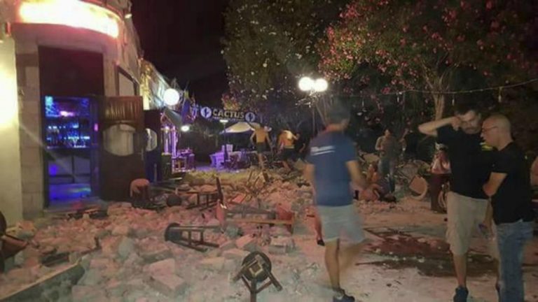 Terremoto magnitudo 6.7 tra Turchia e Grecia: mini tsunami, 2 morti Terremoto