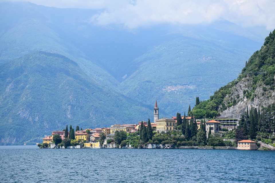 lake-como-1576614_960_720
