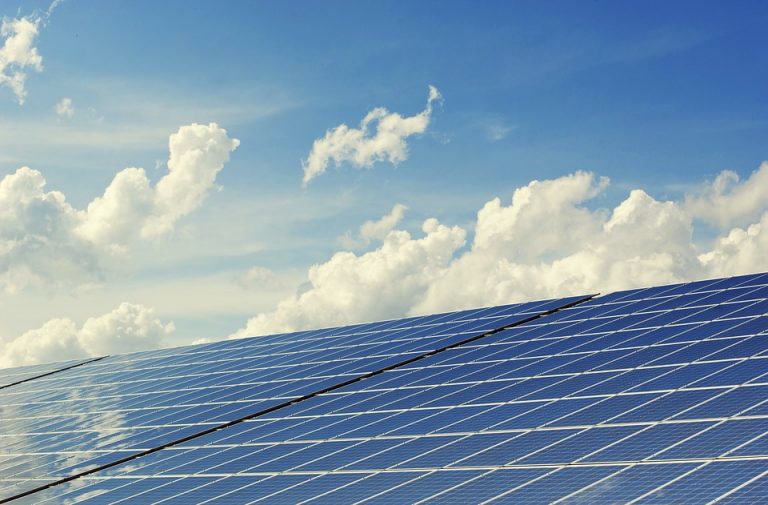 photovoltaic-2138992_960_720