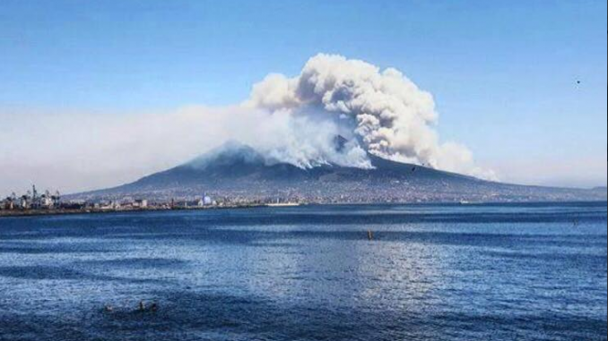 Incendio sul Vesuvio, arrestato uno dei piromani Vesuvio