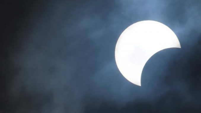 Eclissi di luna: ecco quando è possibile vederla stasera Eclissi