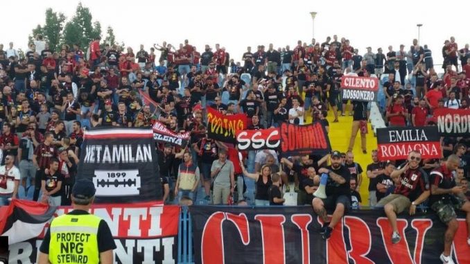 Fermano bus e aggrediscono 30 tifosi del Milan: aperta inchiesta Milan