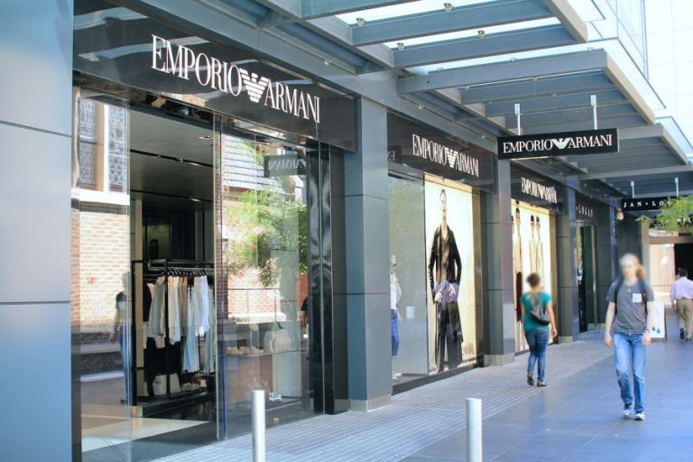 Borse Armani: guida all'acquisto del modello migliore Borse Armani