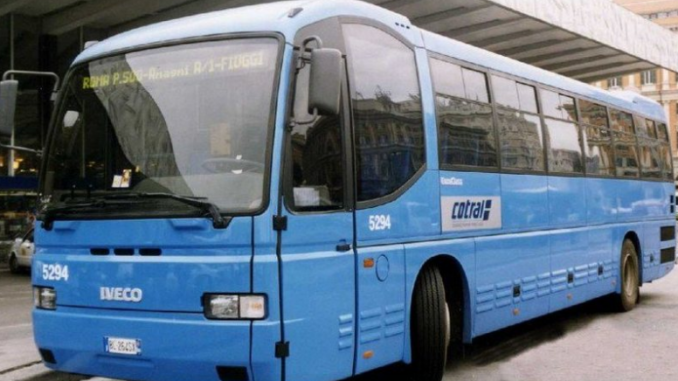 Si apre porta del bus, neonato sbalzato in strada Si apre porta del bus, neonato sbalzato in strada