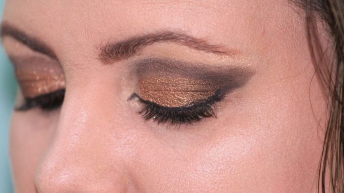 Trucco per l'estate: le 10 regole da seguire per il make-up Trucco