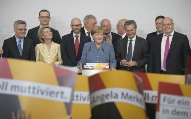 Elezioni in Germania, vince la Merkel ma vola l'estrema destra Merkel