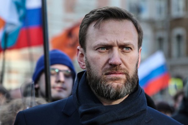 Mosca, fermato ancora Navalny. Stava partendo per un comizio Mosca, fermato ancora Navalny. Stava partendo per un comizio