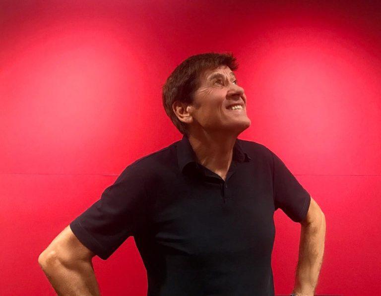 Sanremo 2018, Gianni Morandi: 'Mi dispiace sfidare Fabio Fazio' Gianni Morandi