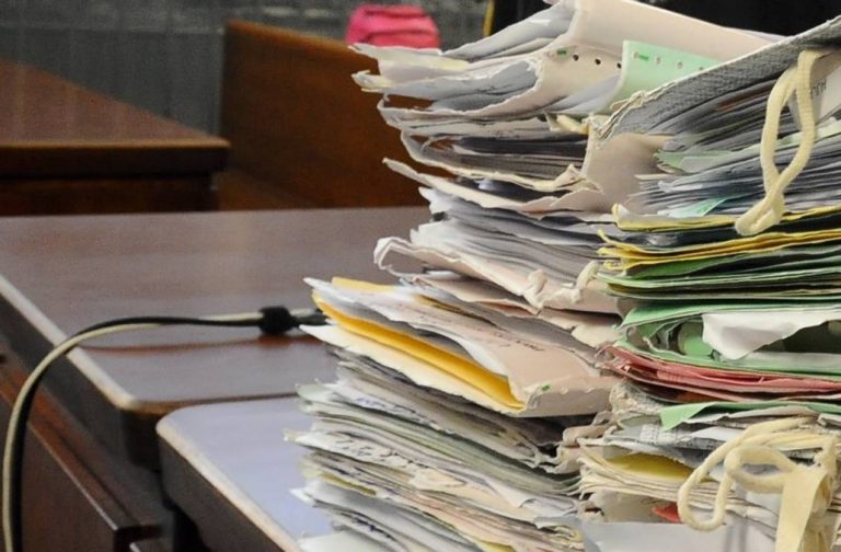 Perugia, due giudici accoltellati in tribunale Sono leggermente feriti, arrestato l'aggressore Perugia, due giudici accoltellati in tribunale Sono leggermente feriti, arrestato l'aggressore