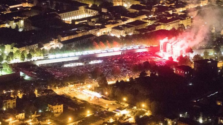 Stones, l'ira dei fan: 'Pagato 100 euro per non vedere nulla' stones