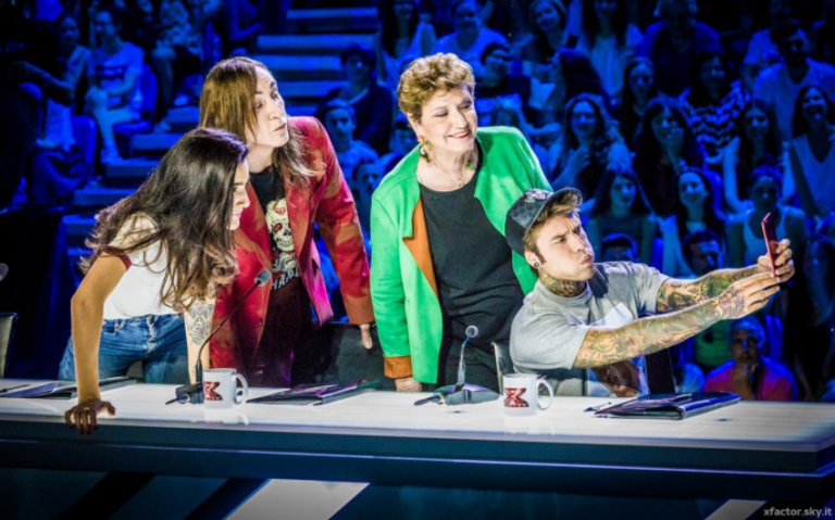 Fedez: nuova frecciatina a Barbara D'Urso durante X Factor 11 Fedez: nuova frecciatina a Barbara D'Urso durante X Factor 11