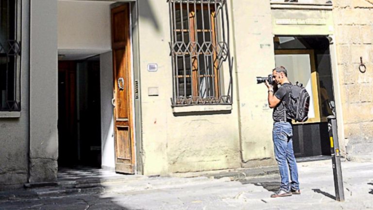 Violenza sessuale a Firenze, vittima una 24enne americana Violenza sessuale a Firenze, vittima una 24enne americana