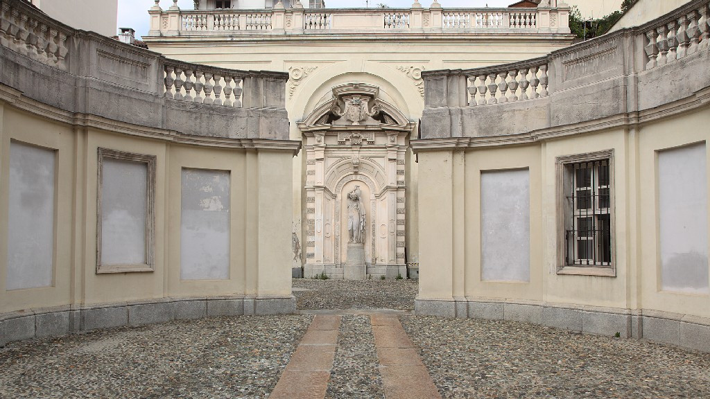 cortile palazzo Birago1