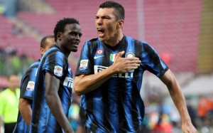 sport_calcio_italiano_inter_lucio_esultanza_mano_petto_ansa