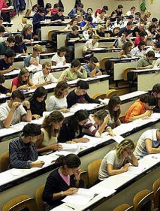 Studenti universitari in aula Studenti universitari in aula