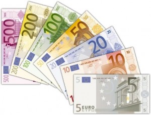 Altalenante l'andamento dell'euro