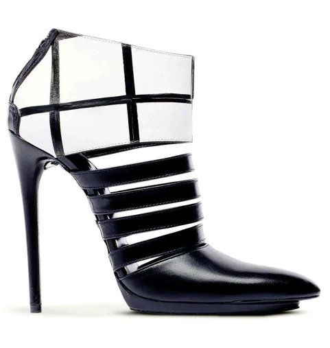Balenciaga: ankle boots bianchi e neri a fasce, Collezione Autunno/Inverno 2011/2012