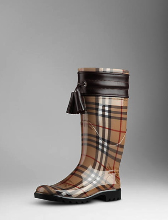 Burberry: stivali da pioggia Haymarket Check con maxi-nappine, Collezione Autunno/Inverno 2011/2012