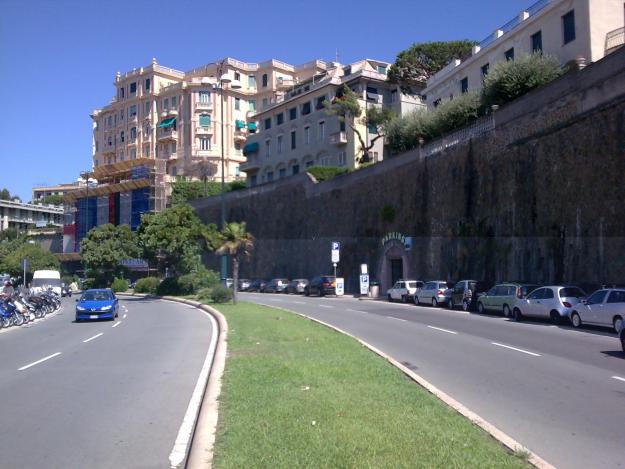 1270911852_87062720_1-Cedo-autorimessa-corso-italia-genova-1270911852
