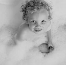 article page main ehow images a07 nv vg teach toddler bathe himself 800x8001
