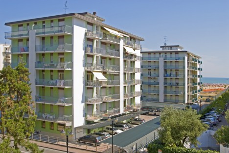 r3489713551