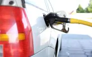 Sai perché paghi la benzina 1,60 al litro?