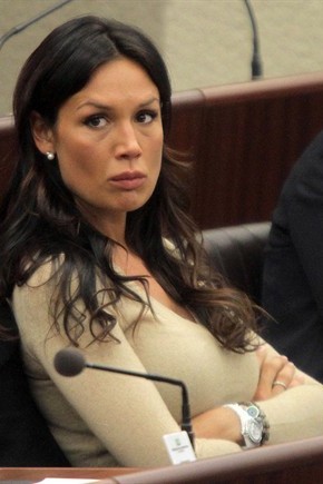 nicole minetti 290x435