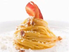 spaghetti with carbonara sauce