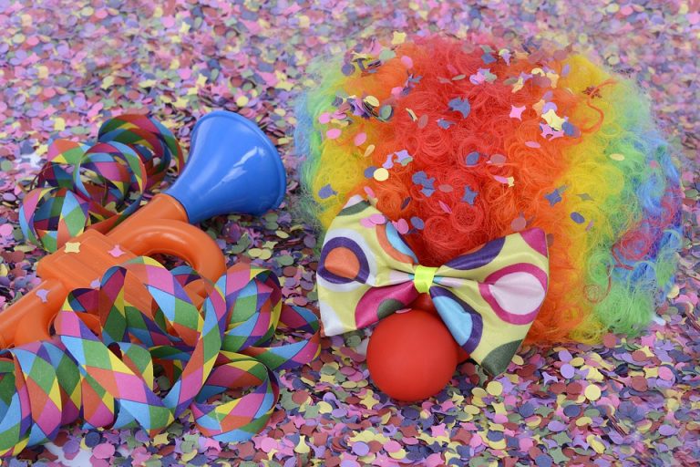 carnevale Come decorare una maschera di carnevale