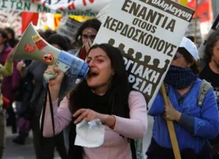 La protesta nelle strade di Atene