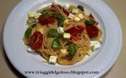 Spaghetti con pomodorini fave e feta 1