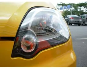article new intro modal ehow images a05 om rk diy cleaning discolored headlights toothpaste 800x800