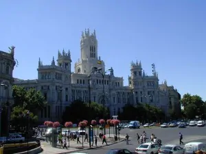article new ehow images a02 5m 1m travel economically visiting madrid spain 800x800