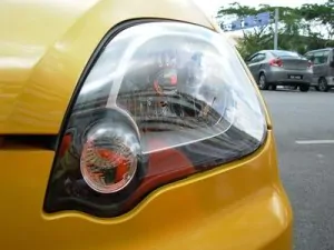 article new ehow images a06 30 mh clear up plastic headlights 800x800
