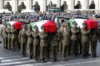 funerali dei soldati morti